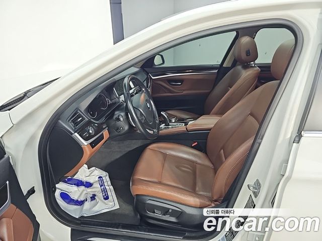 BMW 5-Series 2014 — photo 11