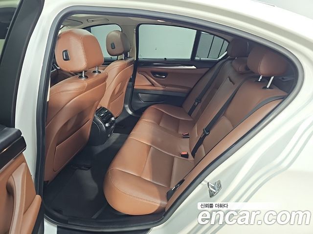 BMW 5-Series 2014 — photo 12