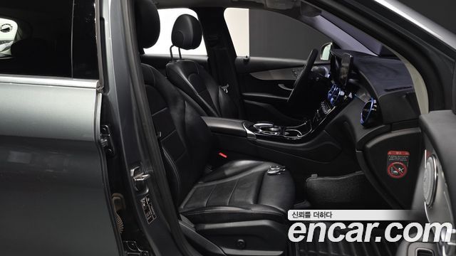 Mercedes-Benz GLC-Class 2017 — photo 17