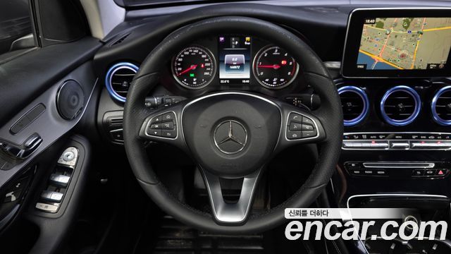 Mercedes-Benz GLC-Class 2017 — photo 19