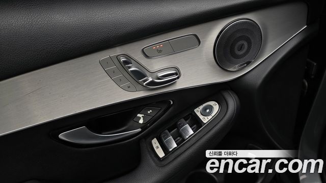 Mercedes-Benz GLC-Class 2017 — photo 23