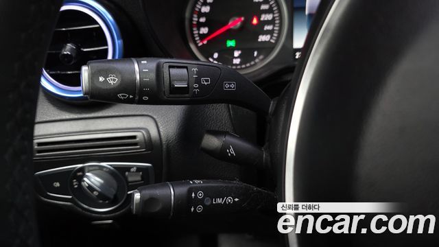 Mercedes-Benz GLC-Class 2017 — photo 24