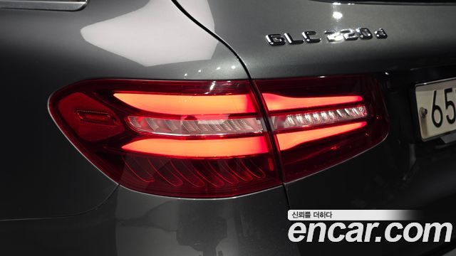 Mercedes-Benz GLC-Class 2017 — photo 9