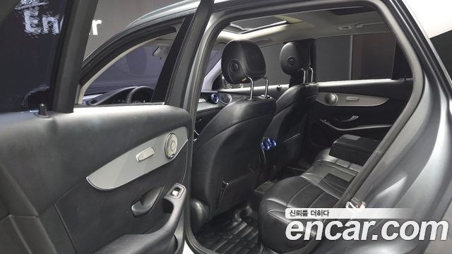 Mercedes-Benz GLC-Class 2017 — photo 16
