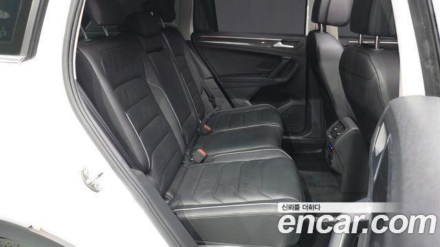 Volkswagen Tiguan 2022 — photo 12