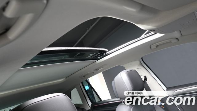 Volkswagen Tiguan 2022 — photo 18