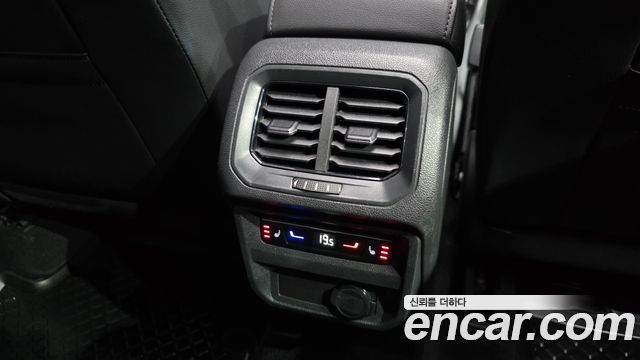 Volkswagen Tiguan 2022 — photo 19
