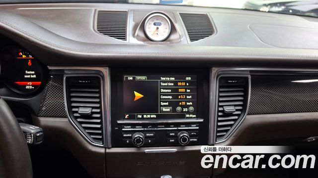 Porsche Macan 2015 — photo 19