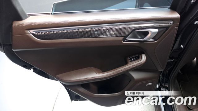 Porsche Macan 2015 — photo 15