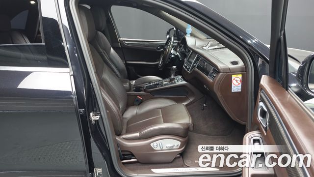 Porsche Macan 2015 — photo 16
