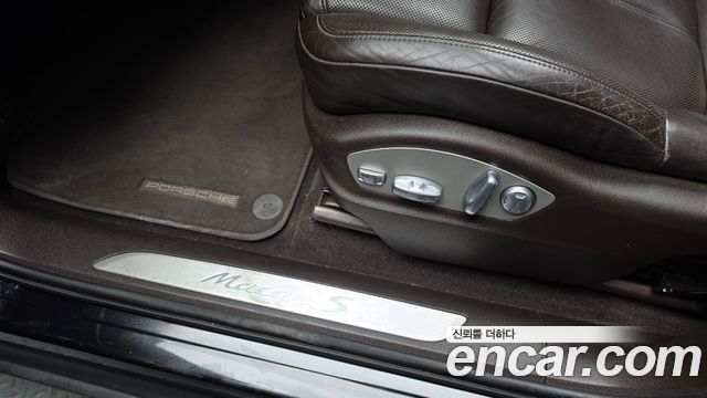 Porsche Macan 2015 — photo 31