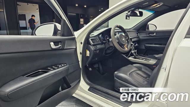 Kia K5 2017 — photo 13