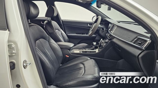 Kia K5 2017 — photo 17