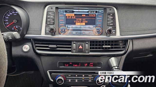 Kia K5 2017 — photo 20