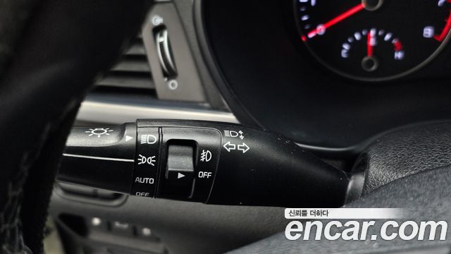 Kia K5 2017 — photo 24