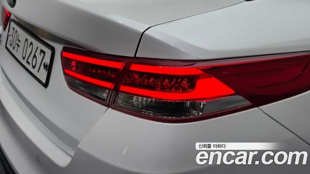 Kia K5 2017 — photo 9