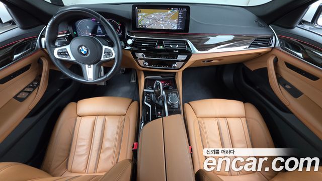 BMW 5-Series 2021 — photo 10