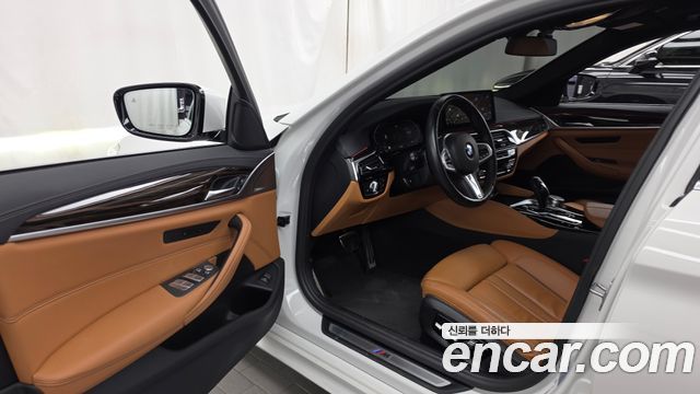 BMW 5-Series 2021 — photo 13