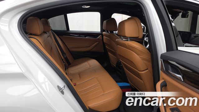 BMW 5-Series 2021 — photo 18