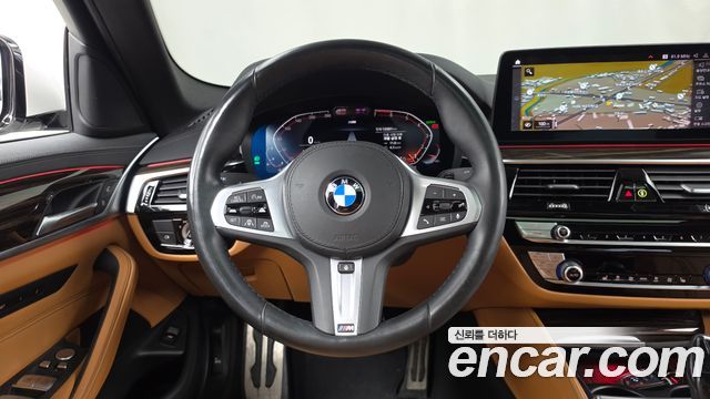 BMW 5-Series 2021 — photo 19