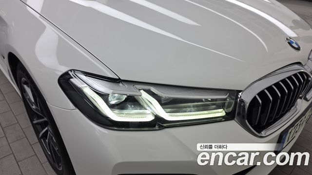 BMW 5-Series 2021 — photo 8