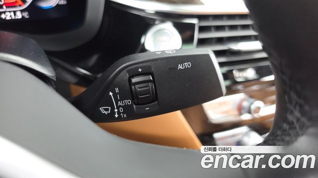 BMW 5-Series 2021 — photo 28