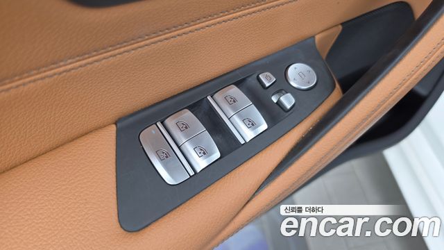 BMW 5-Series 2021 — photo 29