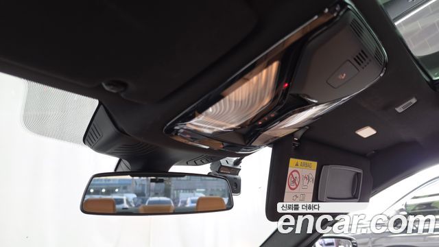 BMW 5-Series 2021 — photo 31