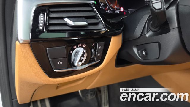 BMW 5-Series 2021 — photo 33