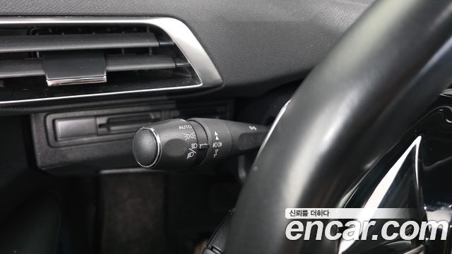 Peugeot 3008 2019 — photo 22