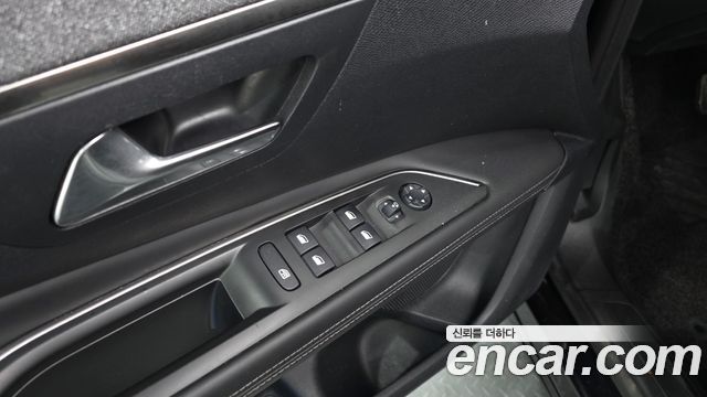 Peugeot 3008 2019 — photo 28