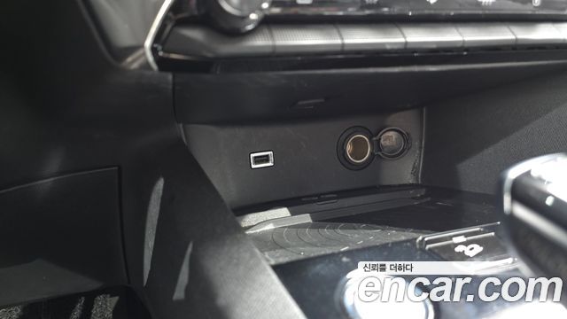Peugeot 3008 2019 — photo 29
