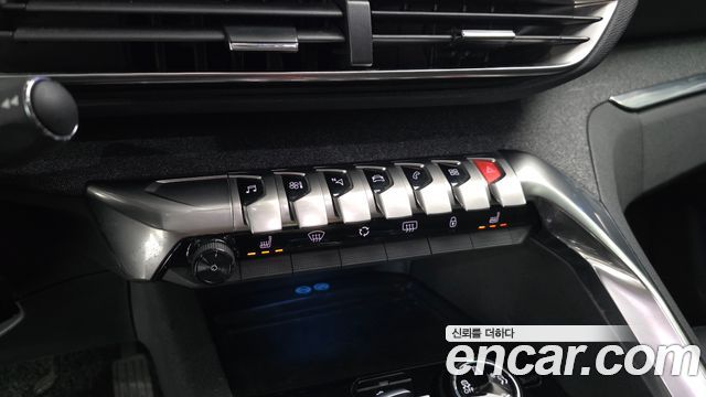 Peugeot 3008 2019 — photo 30