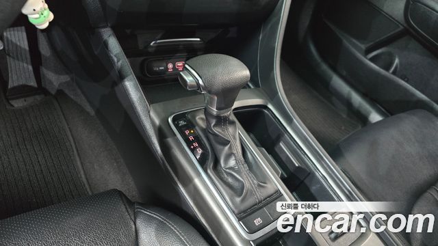 Kia K5 2017 — photo 12