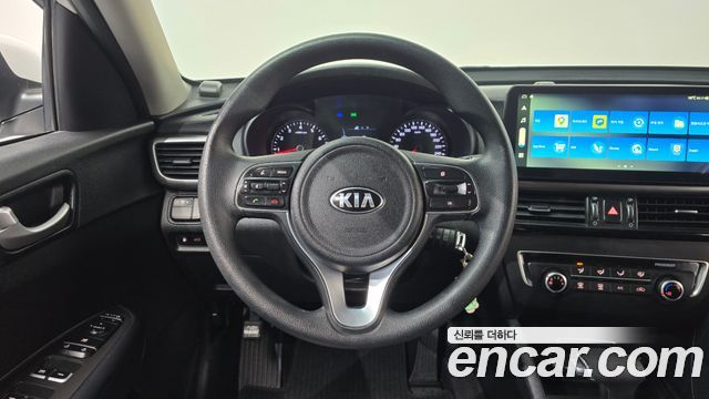 Kia K5 2017 — photo 18