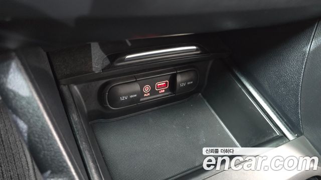 Kia K5 2017 — photo 25