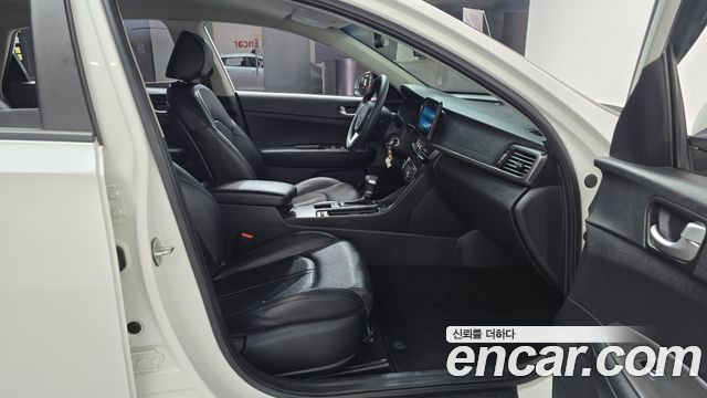 Kia K5 2017 — photo 16