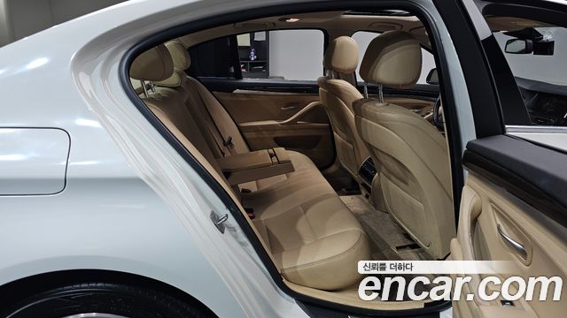 BMW 5-Series 2014 — photo 11