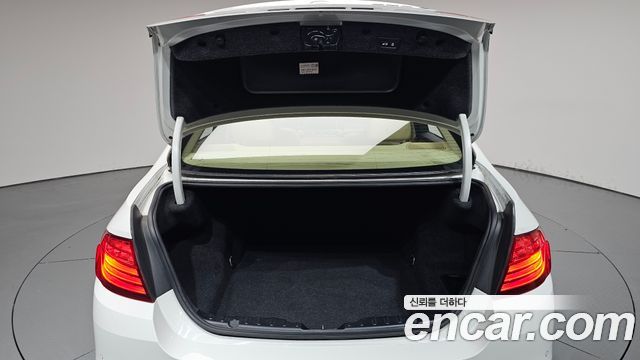 BMW 5-Series 2014 — photo 20
