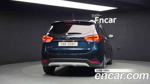 Kia Carens 2018 — photo 4