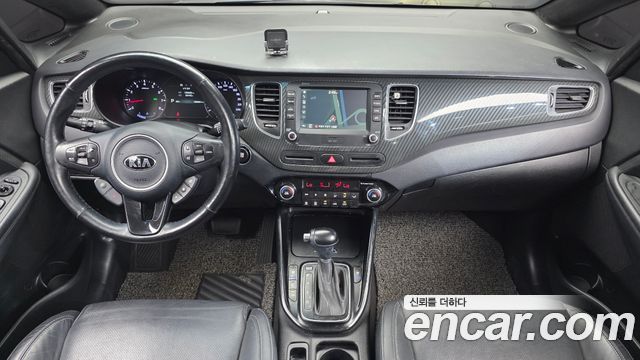 Kia Carens 2018 — photo 7