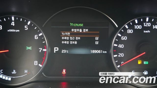 Kia Carens 2018 — photo 16