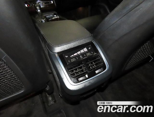 Volvo XC90 2017 — photo 14