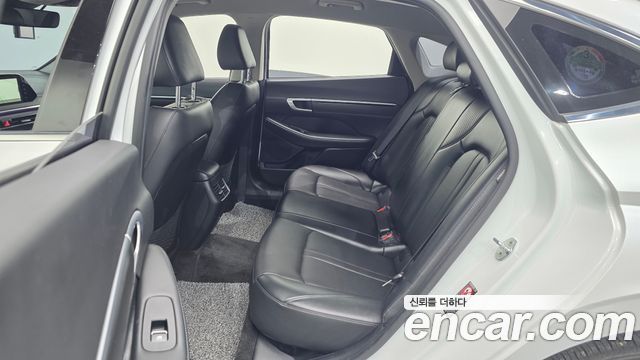 Hyundai Sonata 2022 — photo 17