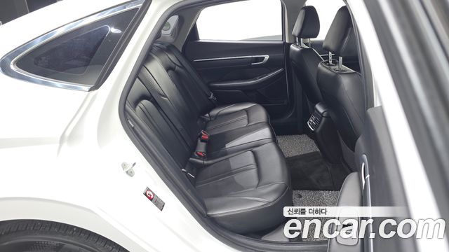 Hyundai Sonata 2022 — photo 23