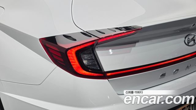 Hyundai Sonata 2022 — photo 9