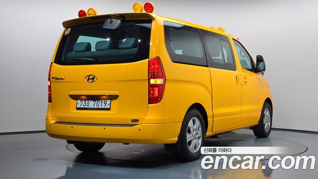Hyundai Starex 2021 — photo 2