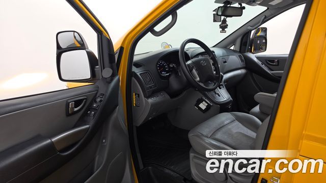 Hyundai Starex 2021 — photo 13