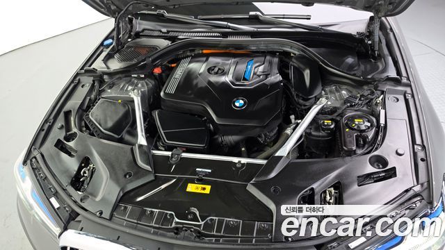 BMW 5-Series 2022 — photo 6