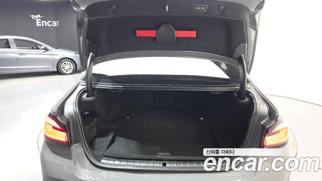 BMW 5-Series 2022 — photo 26